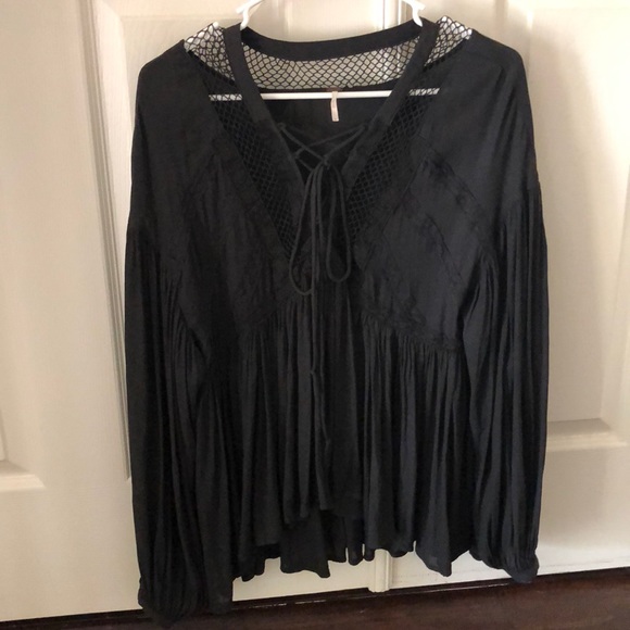 Free People bohemian long sleeve top. - Picture 1 of 6